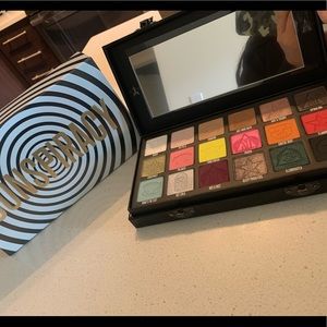 Jeffrey Star Cosmetics Conspiracy Palette